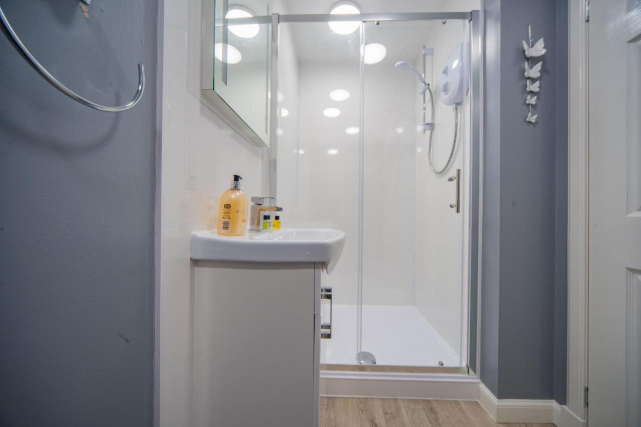 Double Ensuite Bedroom Near Edinburgh เคิร์กคาลดี ภายนอก รูปภาพ